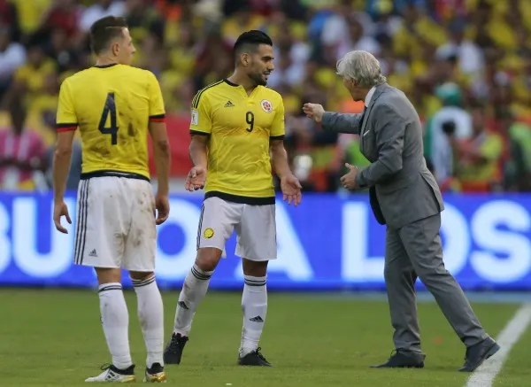 José Nestor Pékerman da indicaciones a Radamel Falcao