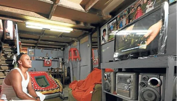 ESPECIAL Una persona observa un programa de TV