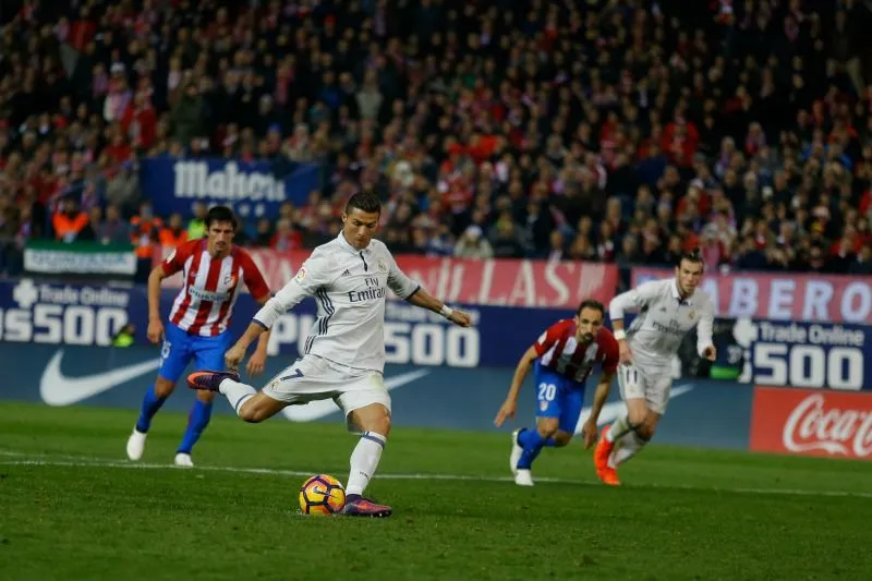AP CR7 cobra un penalti frente al Atleti