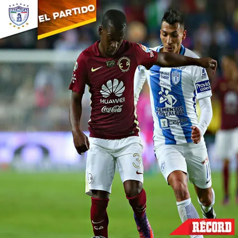 IMAGO7 Darwin Quintero y Rubén Botta pelean un esférico