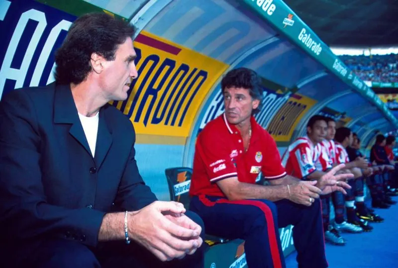 MEXSPORT Ruggeri dirige a las Chivas en un encuentro