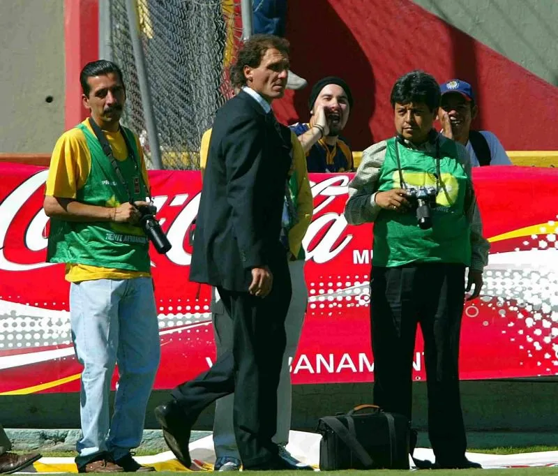 MEXSPORT El argentino se pasea durante un partido en México