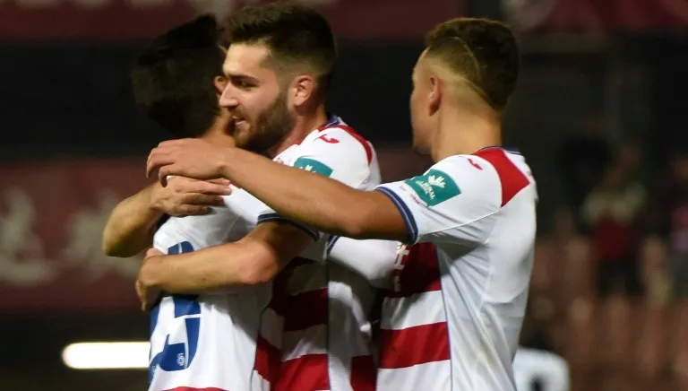 EFE Granada celebrando anotación