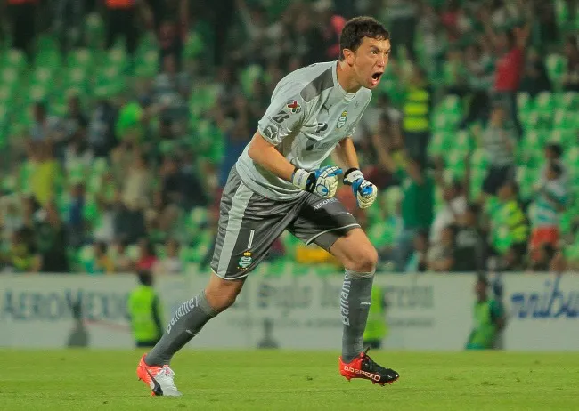 IMAGO7 Marchesín festeja un tanto de Santos en el Apertura 2016