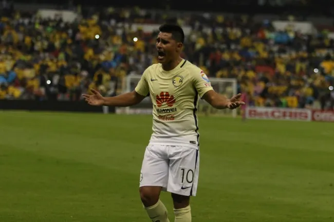 IMAGO7 Olvaldito reclama una acción en el Estadio Azteca