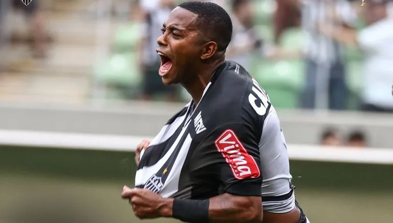 CLUBE ATLETICO MINEIRO Robinho celebra un gol con el Atlético Mineiro