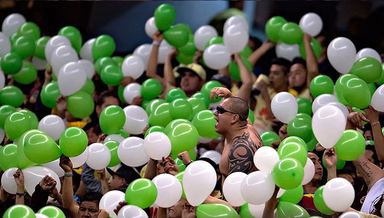MEXSPORT Aficionados de América portaron globos verdes y blancos