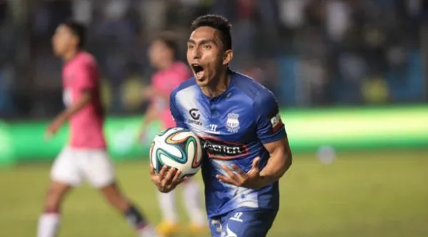 ESPECIAL Mena grita tras una anotación suya