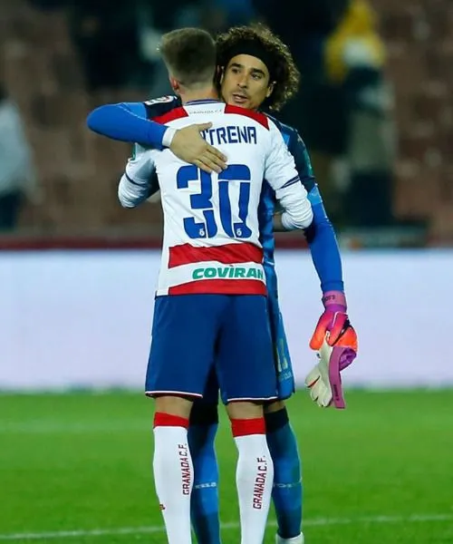 Guillermo Ochoa durante un partido del Granada