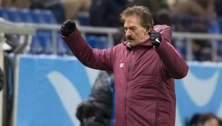 La Volpe festeja un gol en el Mundial de Clubes