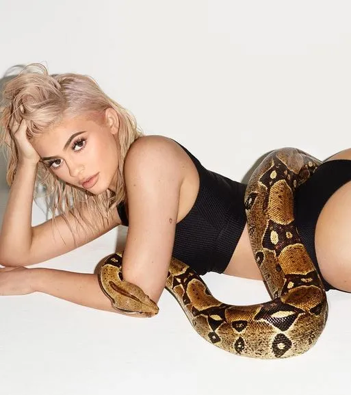 @KYLIEJENNER Una de las fotos que realizó Terry Richardson