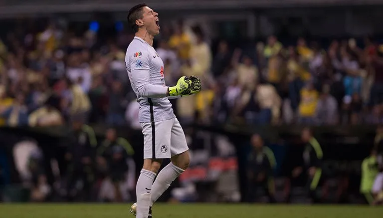 MEXSPORT Hugo González grita un gol de América en el Azteca
