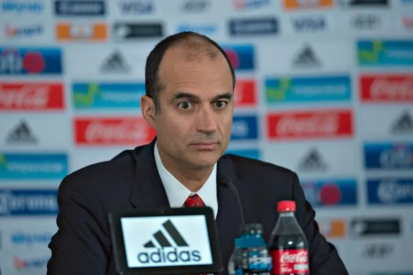 Cantú en una conferencia de prensa