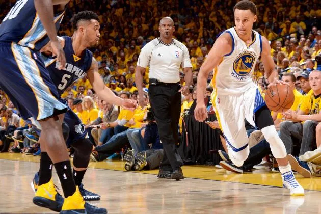 Curry en el partido contra Memphis