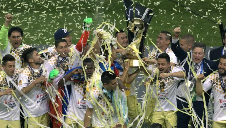 Jugadores de América festejan en la Concachampions