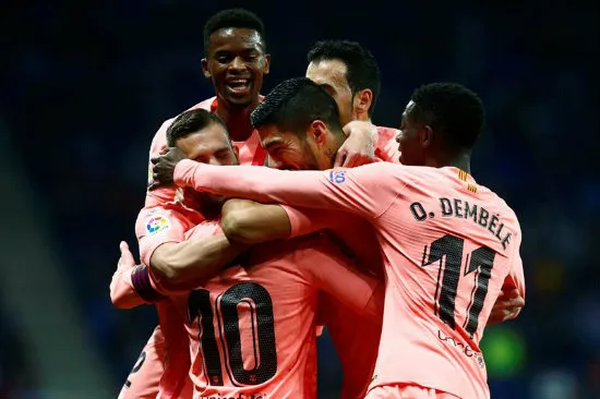 EFE Suárez festeja gol con sus compañeros