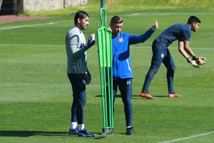 IMAGO7 Caixinha da indicaciones a Jesús Corona