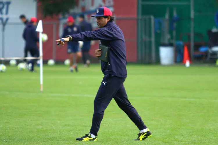 IMAGO7 Cardozo, durante un entrenamiento con Chivas