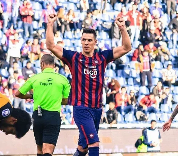 INSTAGRAM @DCHURIN Diego Churín festeja un gol con Cerro Porteño