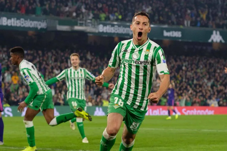 Guardado festeja gol con Betis