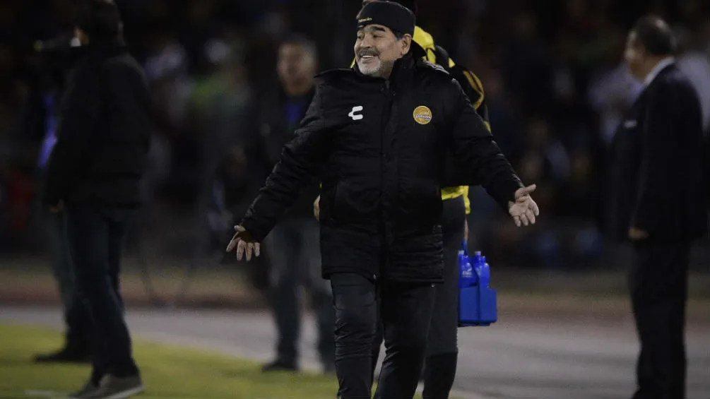 Maradona durante un partido de Dorados
