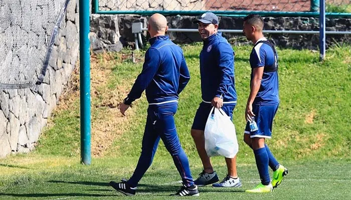 Elías Hernández abandonando la práctica de La Máquina