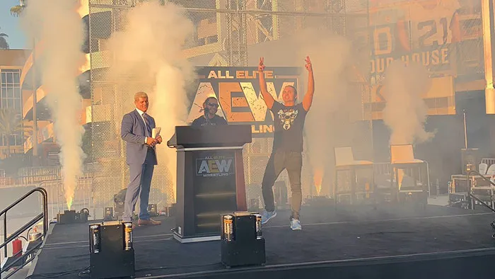 TWITTER @AEWRESTLING Cody y The Young Bucks en la conferencia de prensa