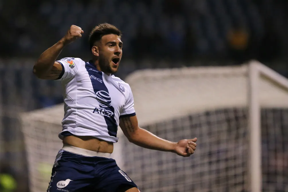 Cavallini festeja su gol contra Cruz Azul en el Clausura 2019