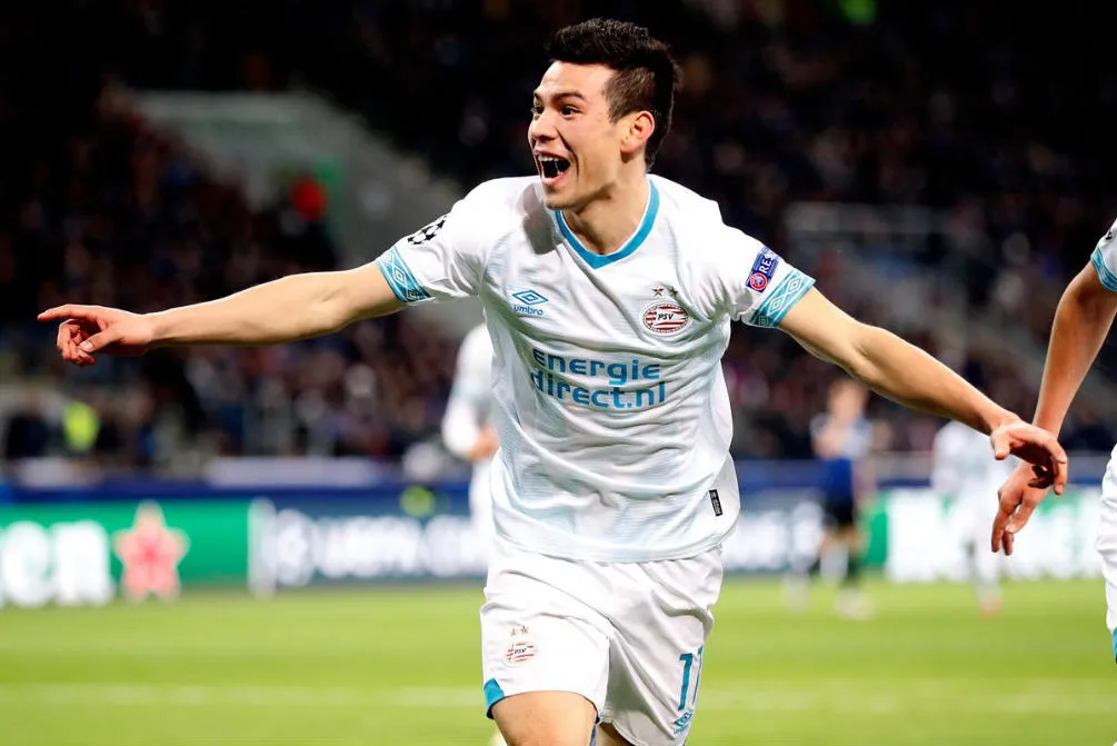 TWITTER @HIRVINGLOZANO70 Hirving Lozano festeja un gol con el PSV