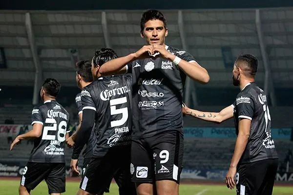 Martínez, tras marcar con Mineros