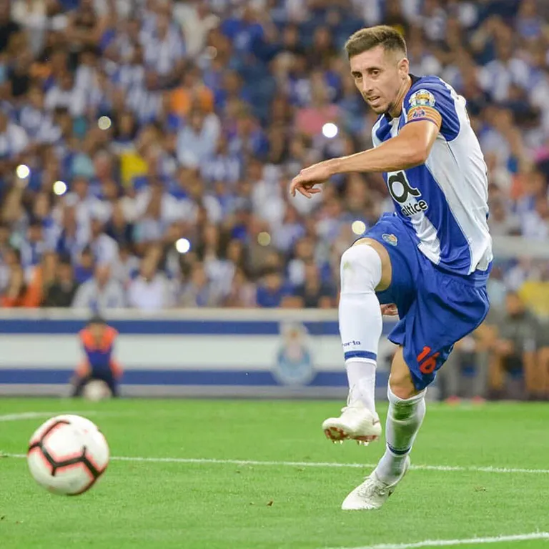 TWITTER @HHERRERAMEX Herrera, en un juego con los Dragones