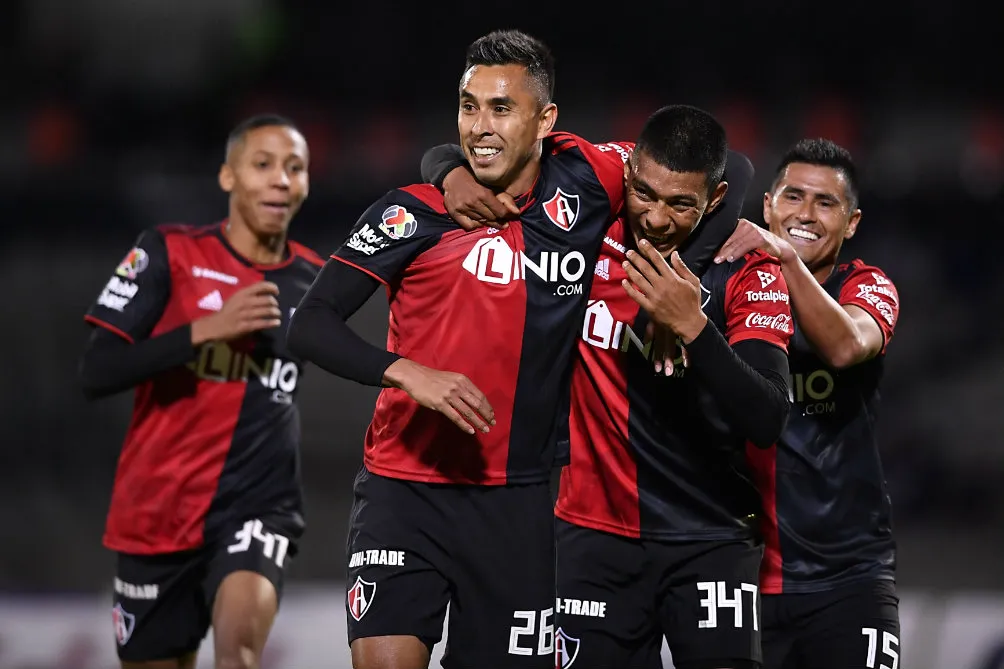 IMAGO7 Isijara, Rivera y Osvaldo Martinez festejan anotación contra Pumas