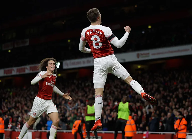 El galés salta tras anotar un gol con los Gunners