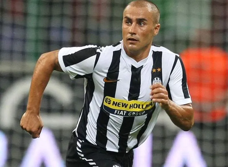 AP Fabio Cannavaro corre en juego de la Juve