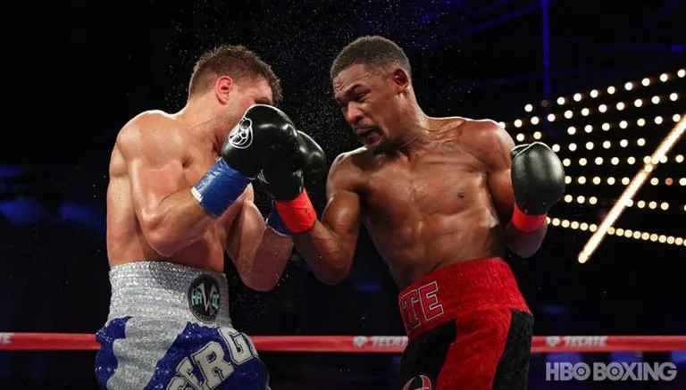 Jacobs derrotó a Sergiy Derevyanchenko por el título Medio de la FIB