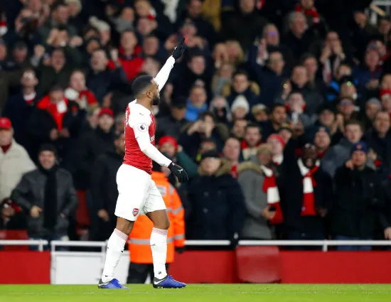 AP Alexandre Lacazette festeja anotación