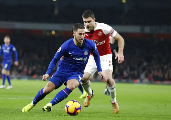 AP Hazard controla el balón