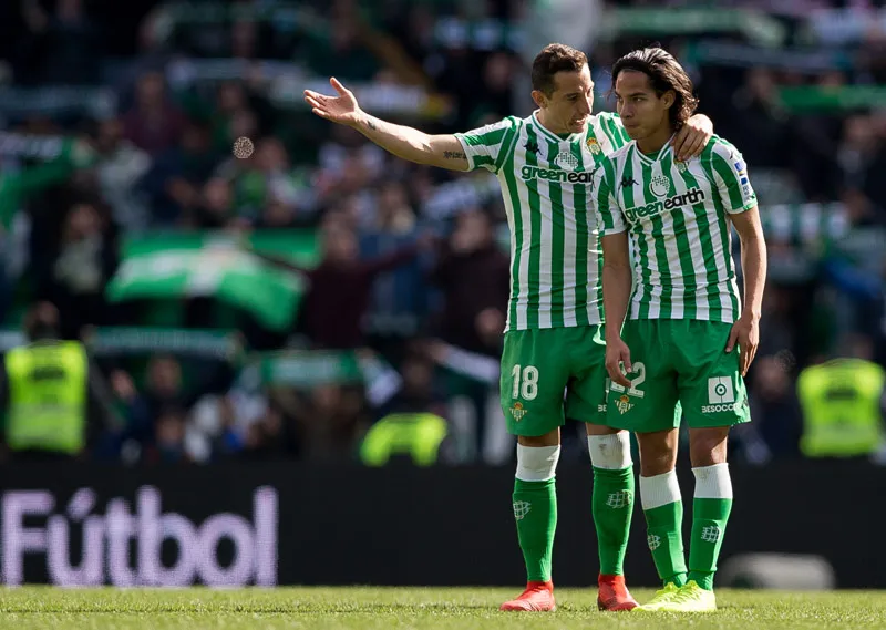 Guardado da indicaciones a Lainez ante Girona
