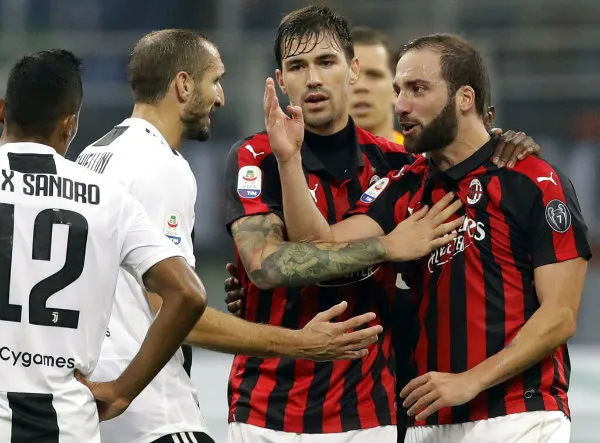 AP Gonzalo Higuaín durante un partido del Milan