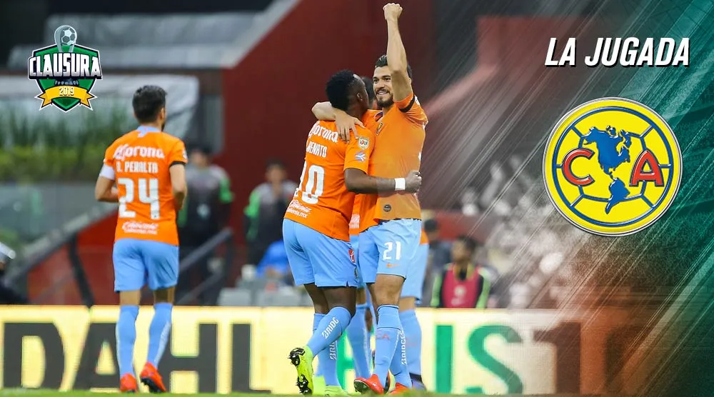 América festeja gol de Henry Martín en el Azteca