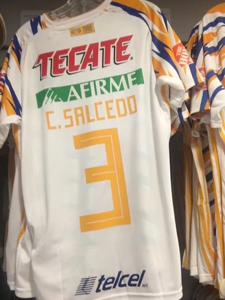 TWITTER @JPAVALOSLARA Jersey de Salcedo con Tigres