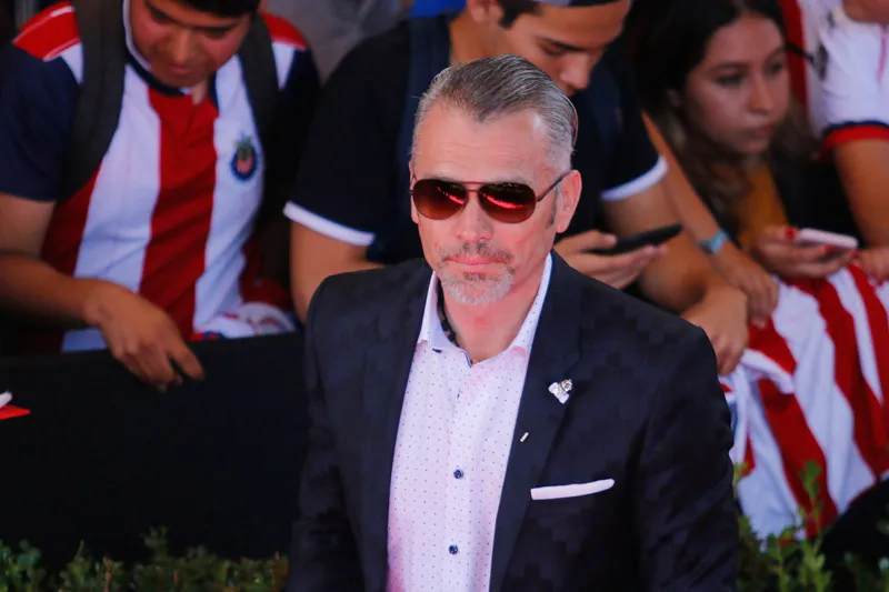 Higuera, en la alfombra roja de la película de Chivas