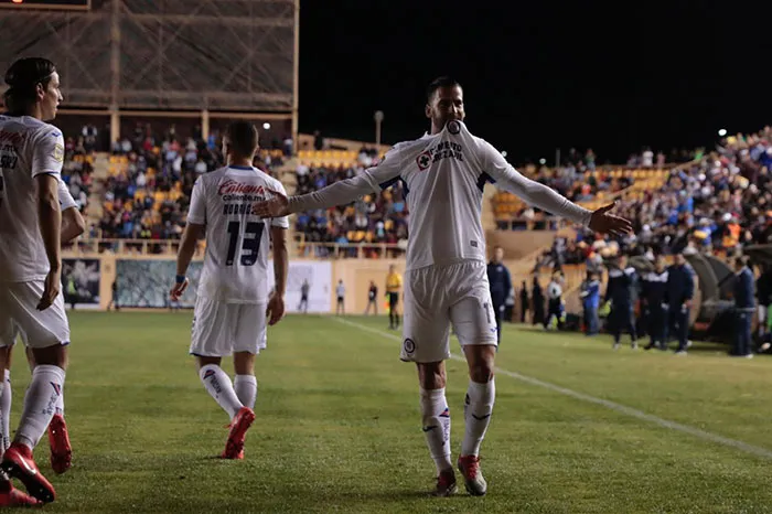 DANIEL GÁMEZ Édgar Méndez celebra su tanto contra Oaxaca