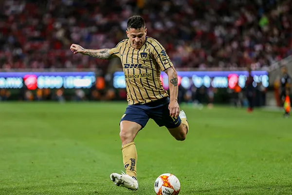MEXSPORT Juan Manuel Iturbe se prepara para disparar en juego de Pumas