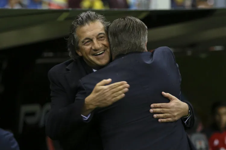 Romano y Herrera se abrazan en la Final del A2018