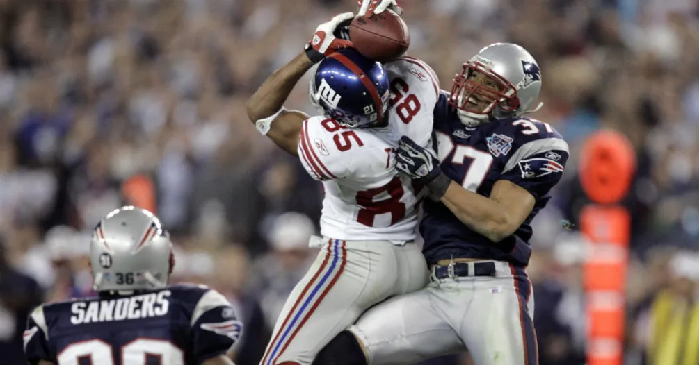 David Tyree atrapa el ovoide con el casco en el Super Bowl XLII