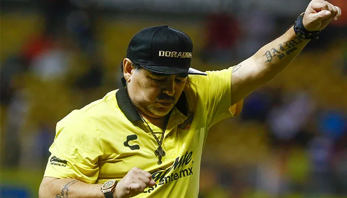 IMAGO7 Maradona dirigiendo un partido de Dorados