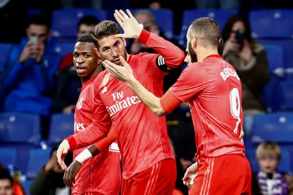 EFE Benzema celebra con Sergio Ramos su anotación ante el Espanyol