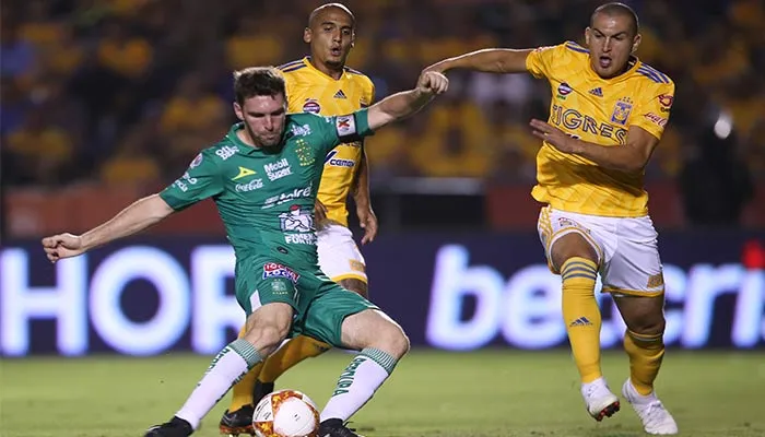 IMAGO7 Boselli disputando el balón en la Liga MX
