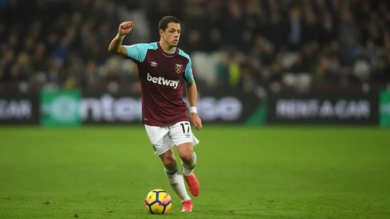 Hernández en un partido con el West Ham